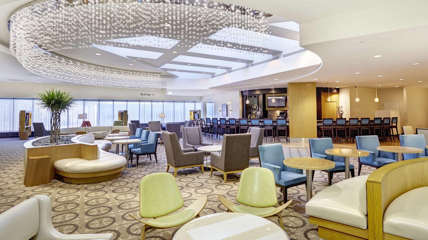 DoubleTree by Hilton Washington DC - Crystal City