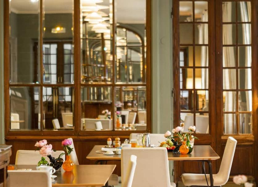 Restaurant Photo