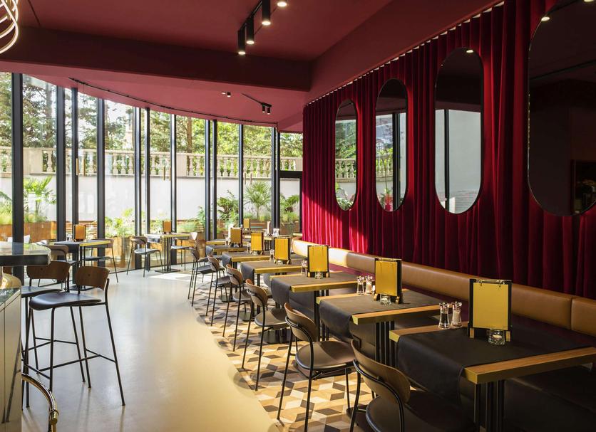 Restaurant Photo