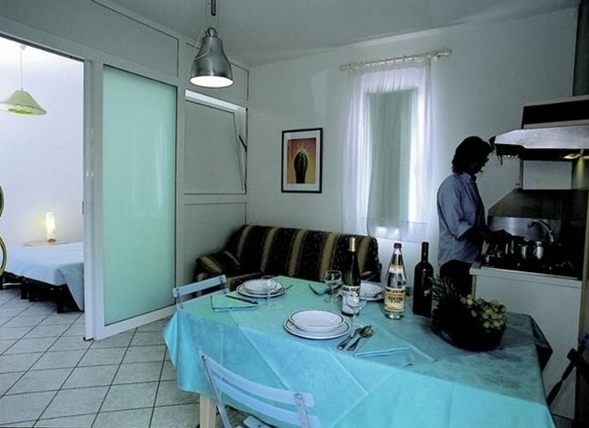 Dining room Photo