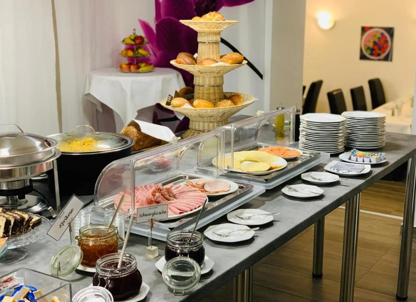 Buffet Photo