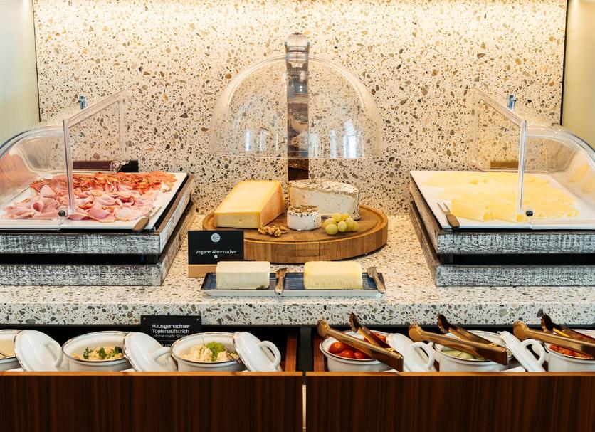 Buffet Photo