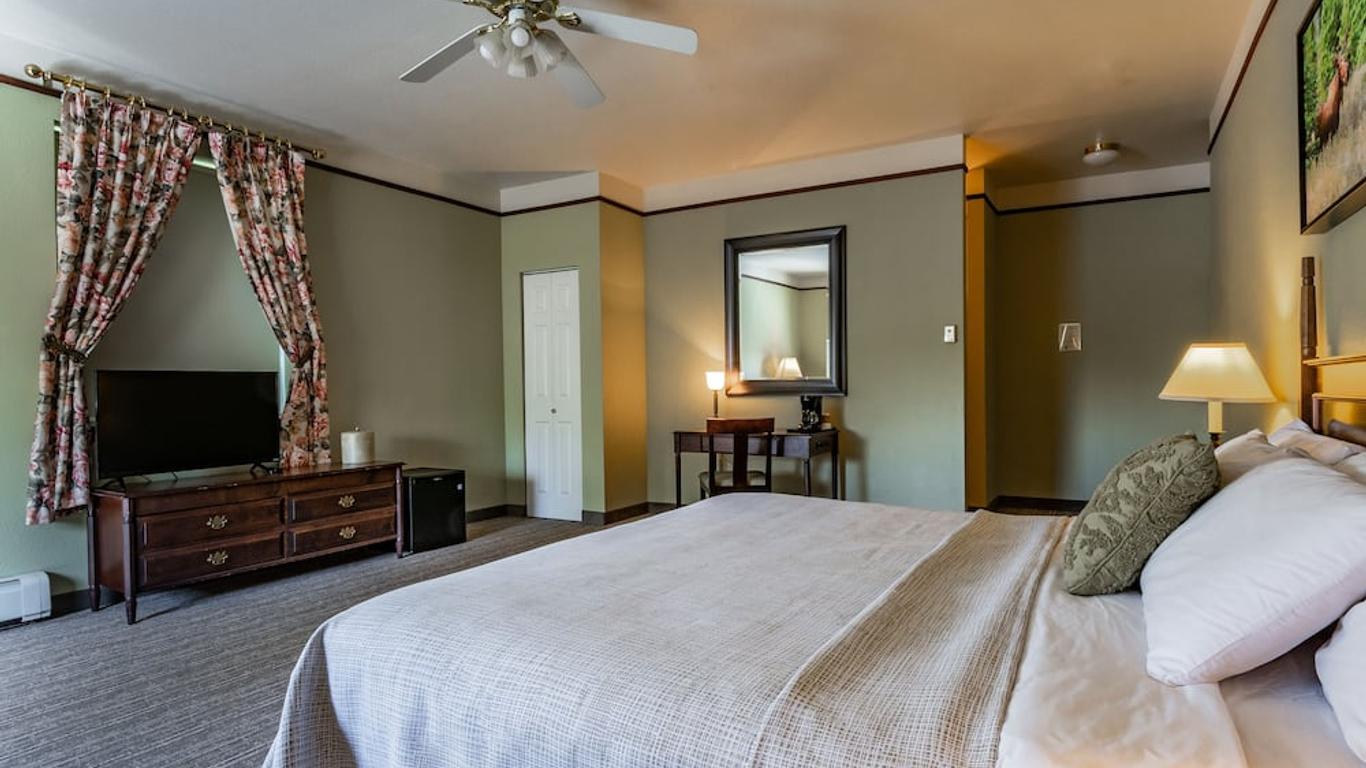 River's Edge Resort