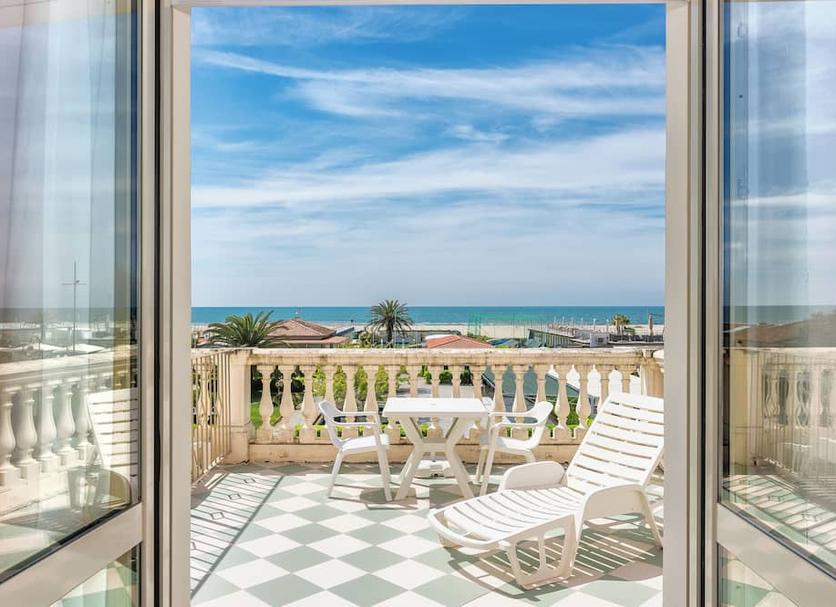 Balcony Photo