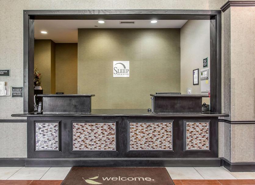 Front desk Photo