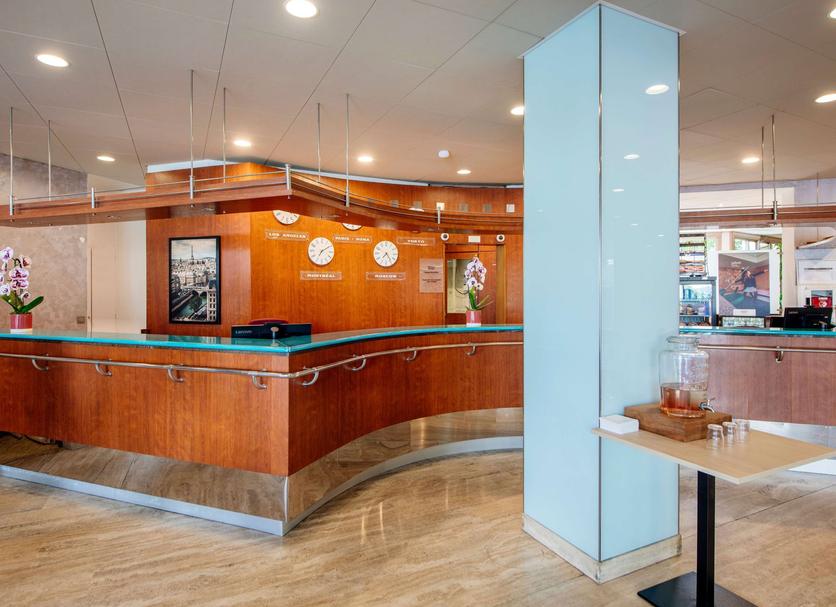 Front desk Photo