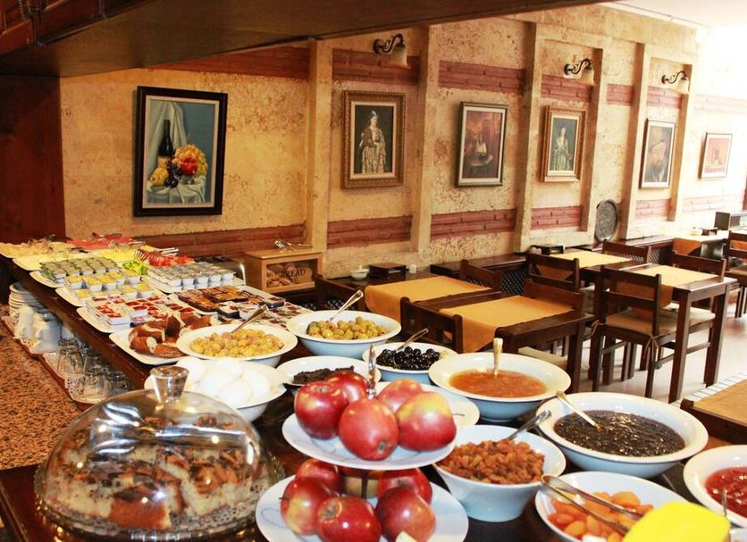 Buffet Photo
