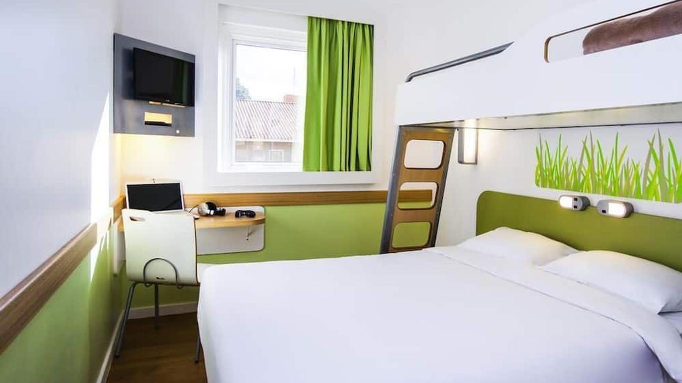 First Inn Hotel