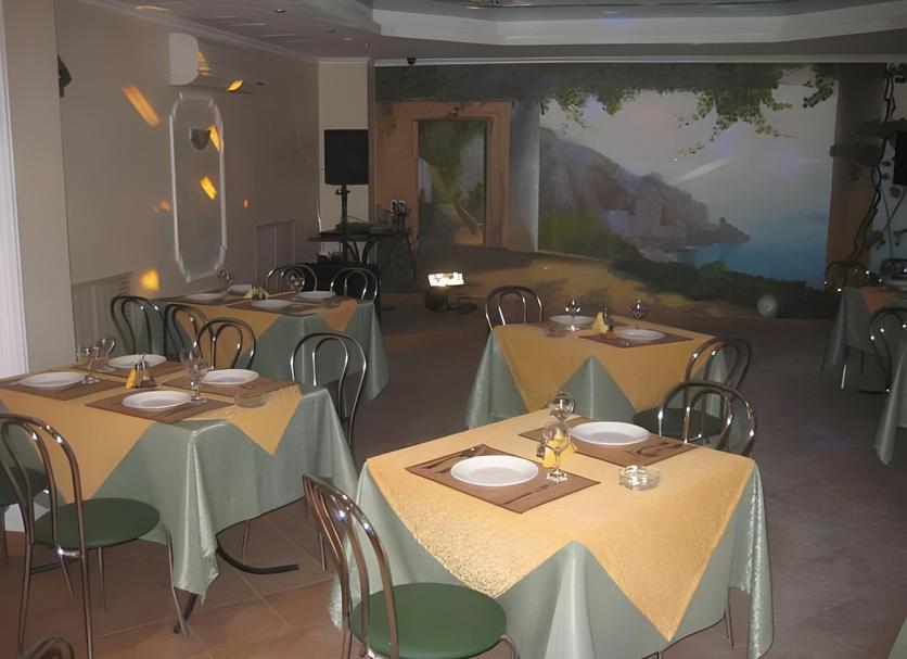 Restaurant Photo
