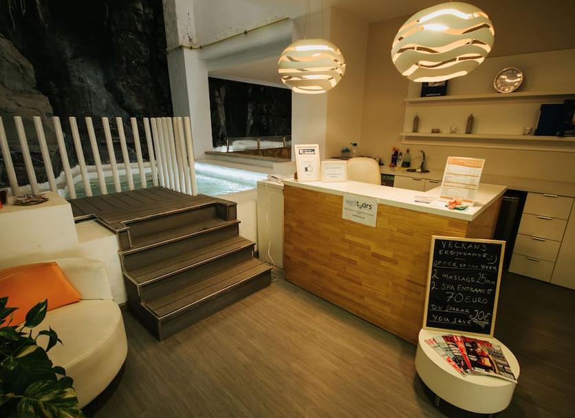 Front desk Photo