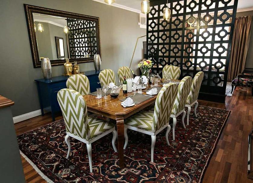 Dining room Photo