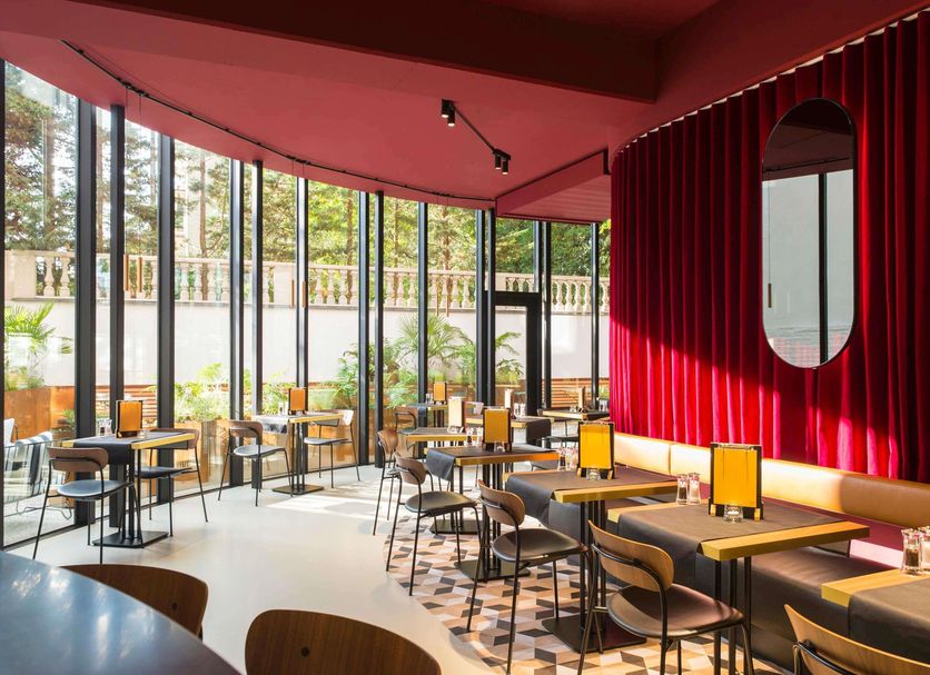 Restaurant Photo