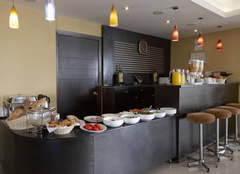 Buffet Photo