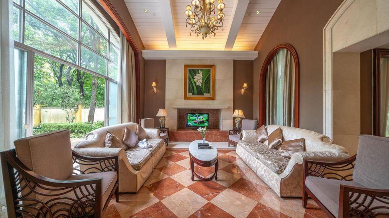 Foshan Green Lake Hotel