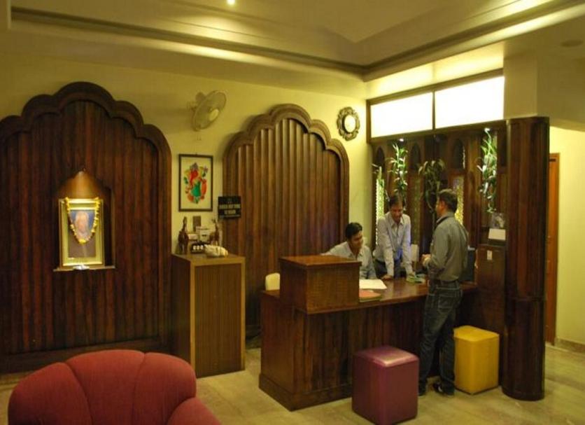 Front desk Photo