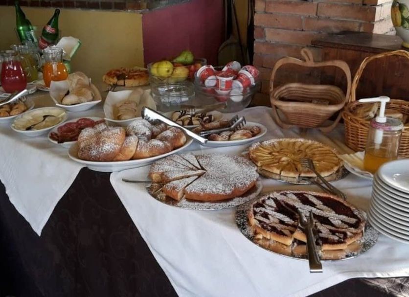 Buffet Photo
