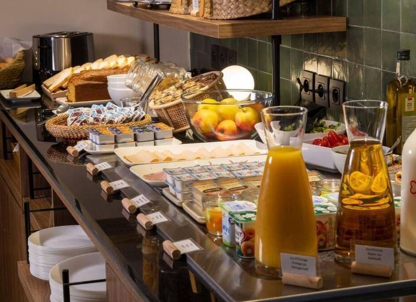 Buffet Photo