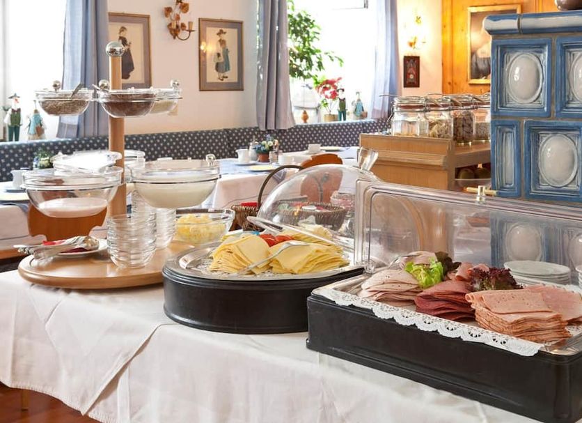 Buffet Photo