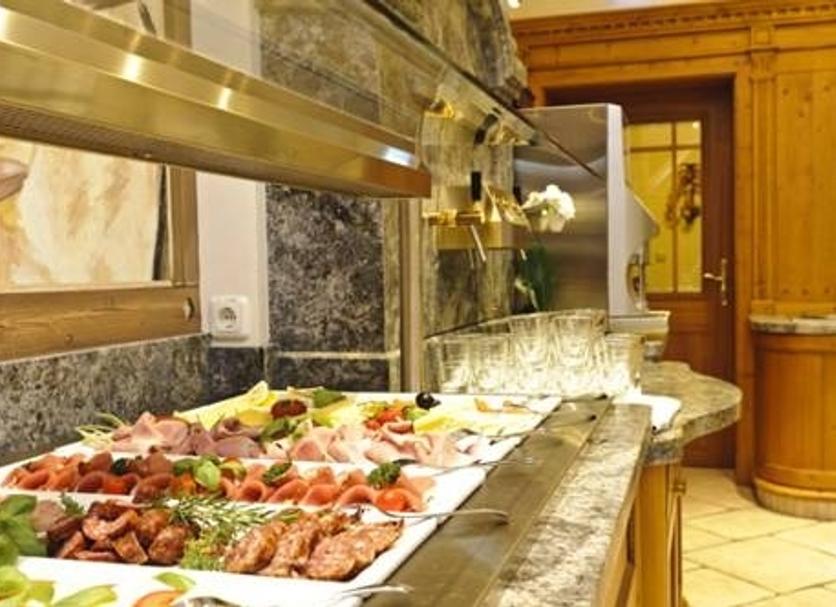 Buffet Photo