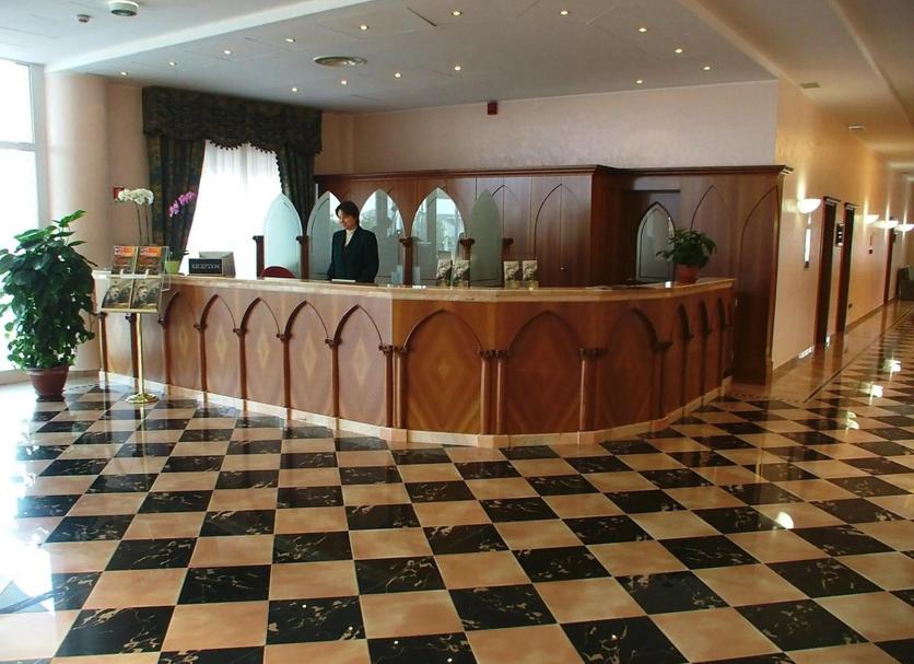 Front desk Photo