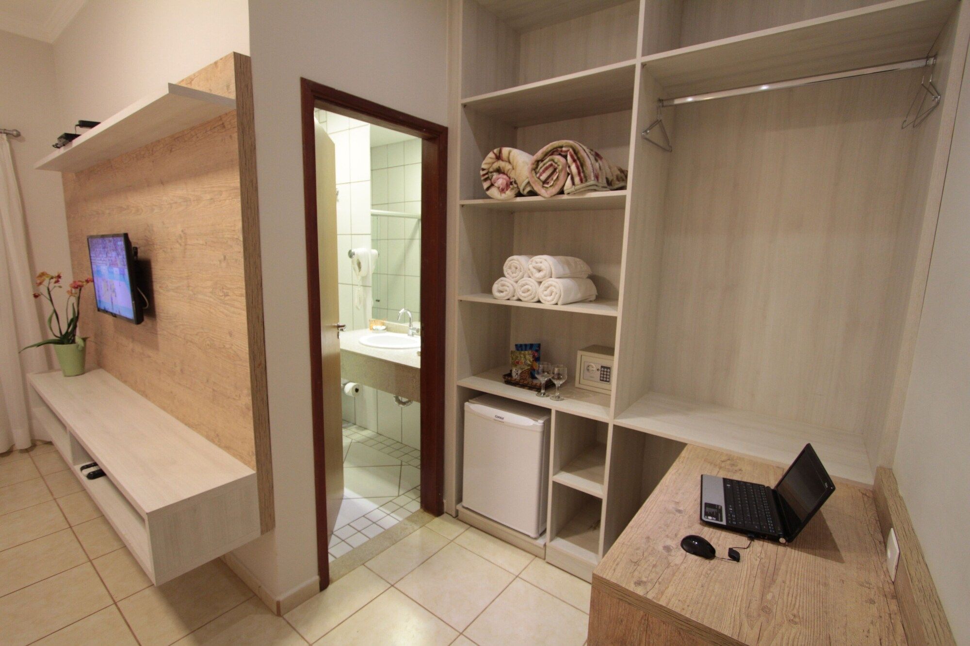 Room amenity
