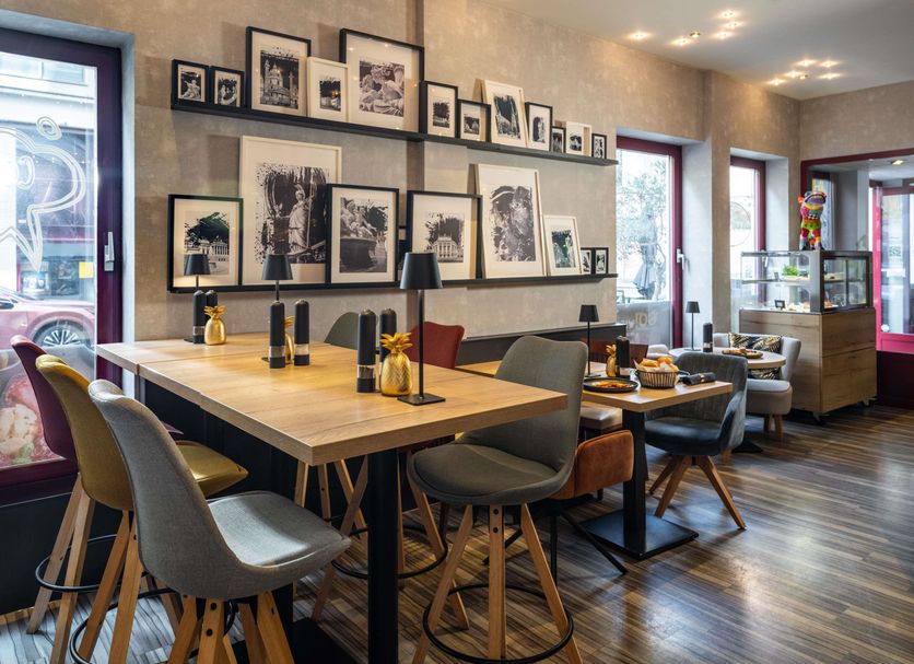 Dining room Photo