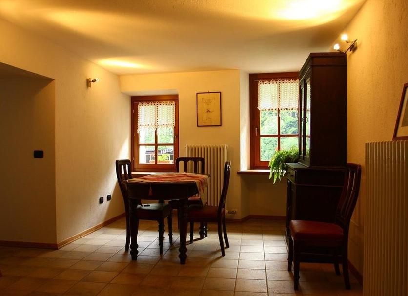 Dining room Photo