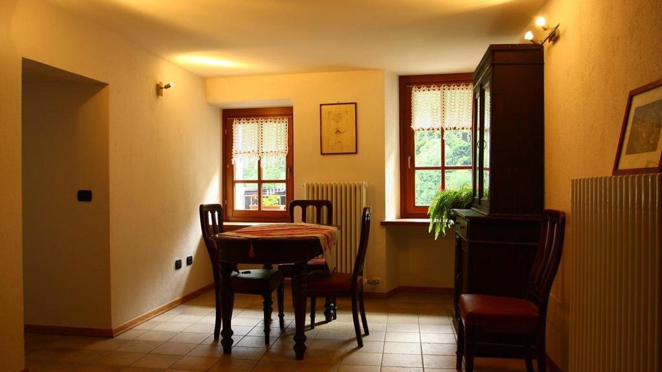 Auberge Lou Créton di Lui Hostel