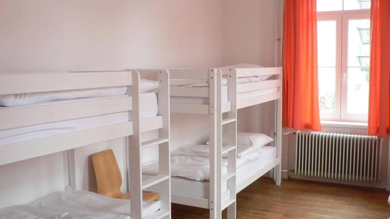 Hostel DIC
