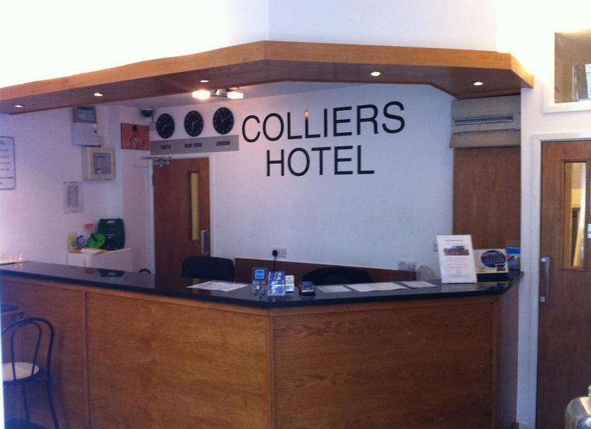 Front desk Photo