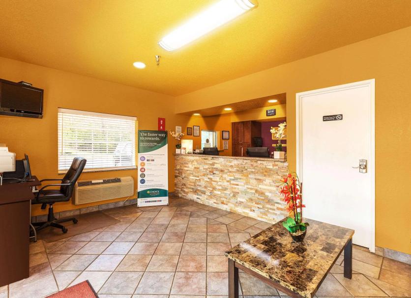 Front desk Photo