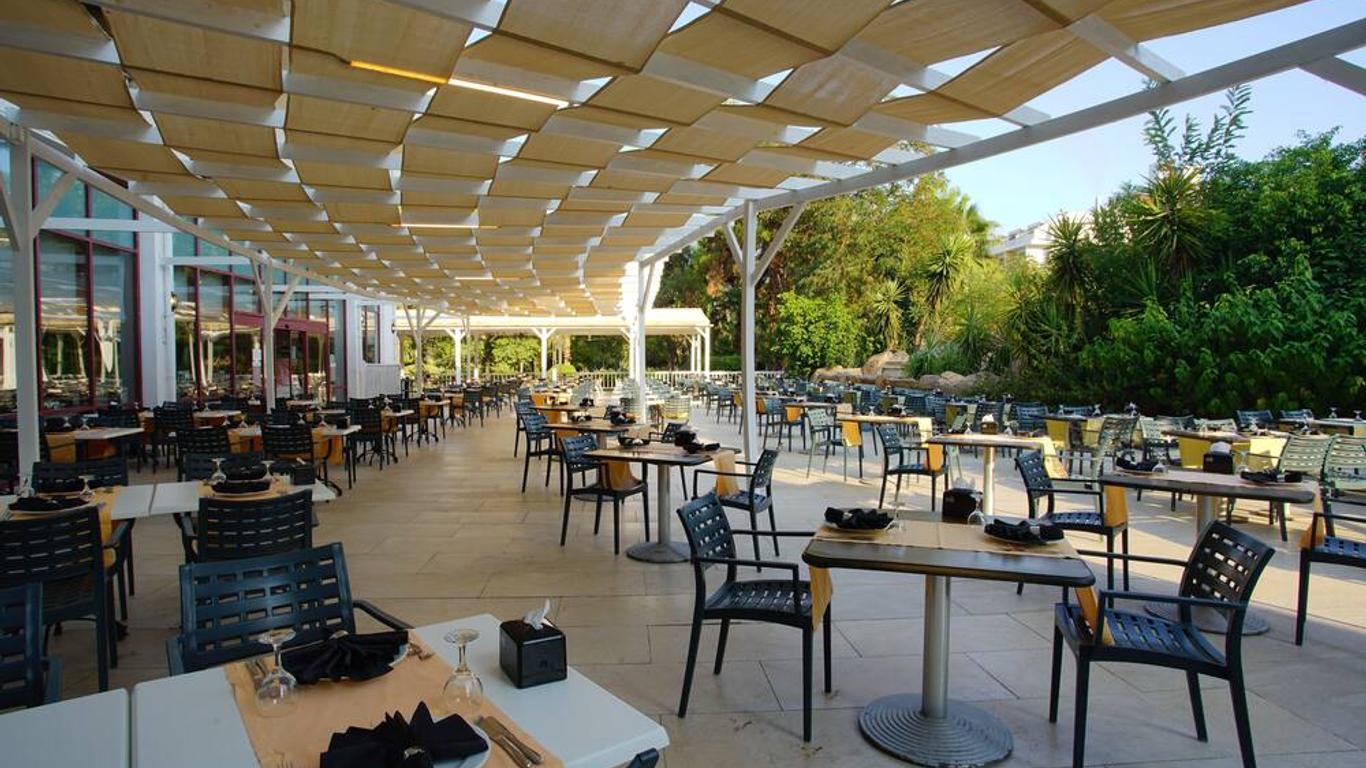 Perre La Mer Hotel Resort & Spa