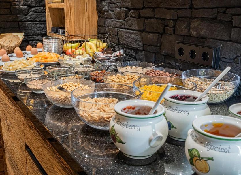 Buffet Photo