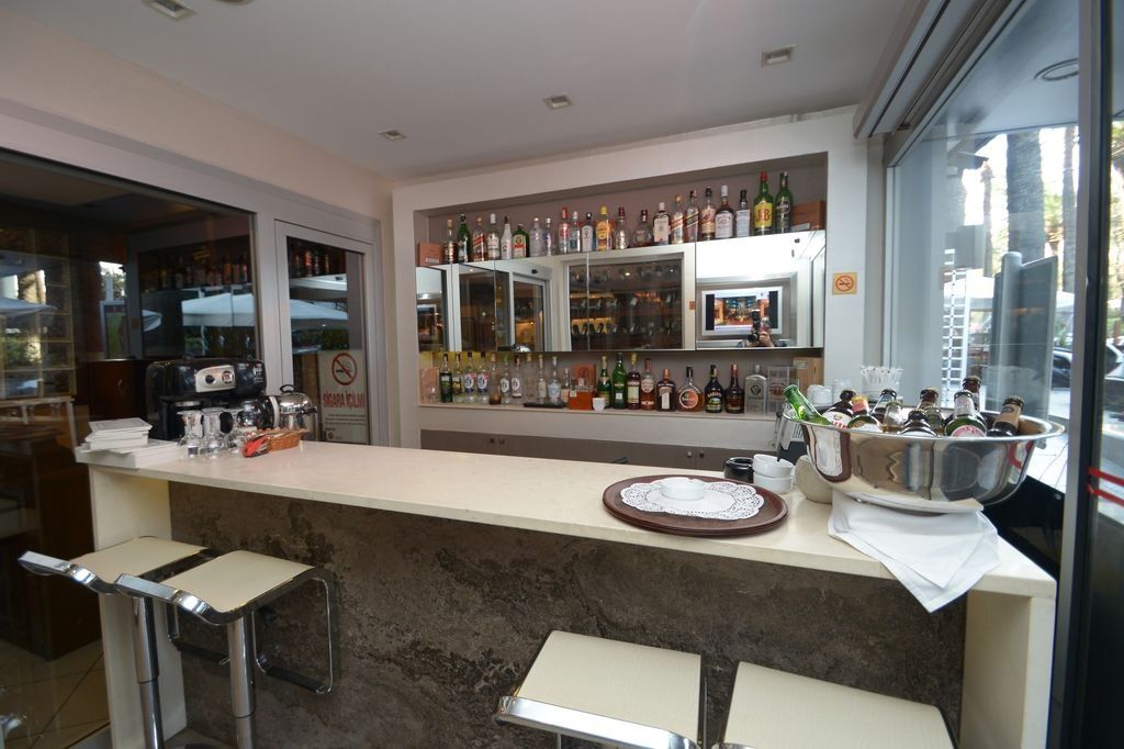 Bar Photo
