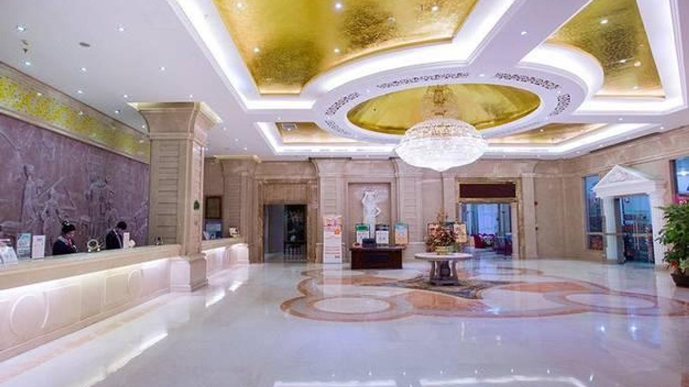 Vienna Hotels(Songgang Wanzhao Plaza Branch)