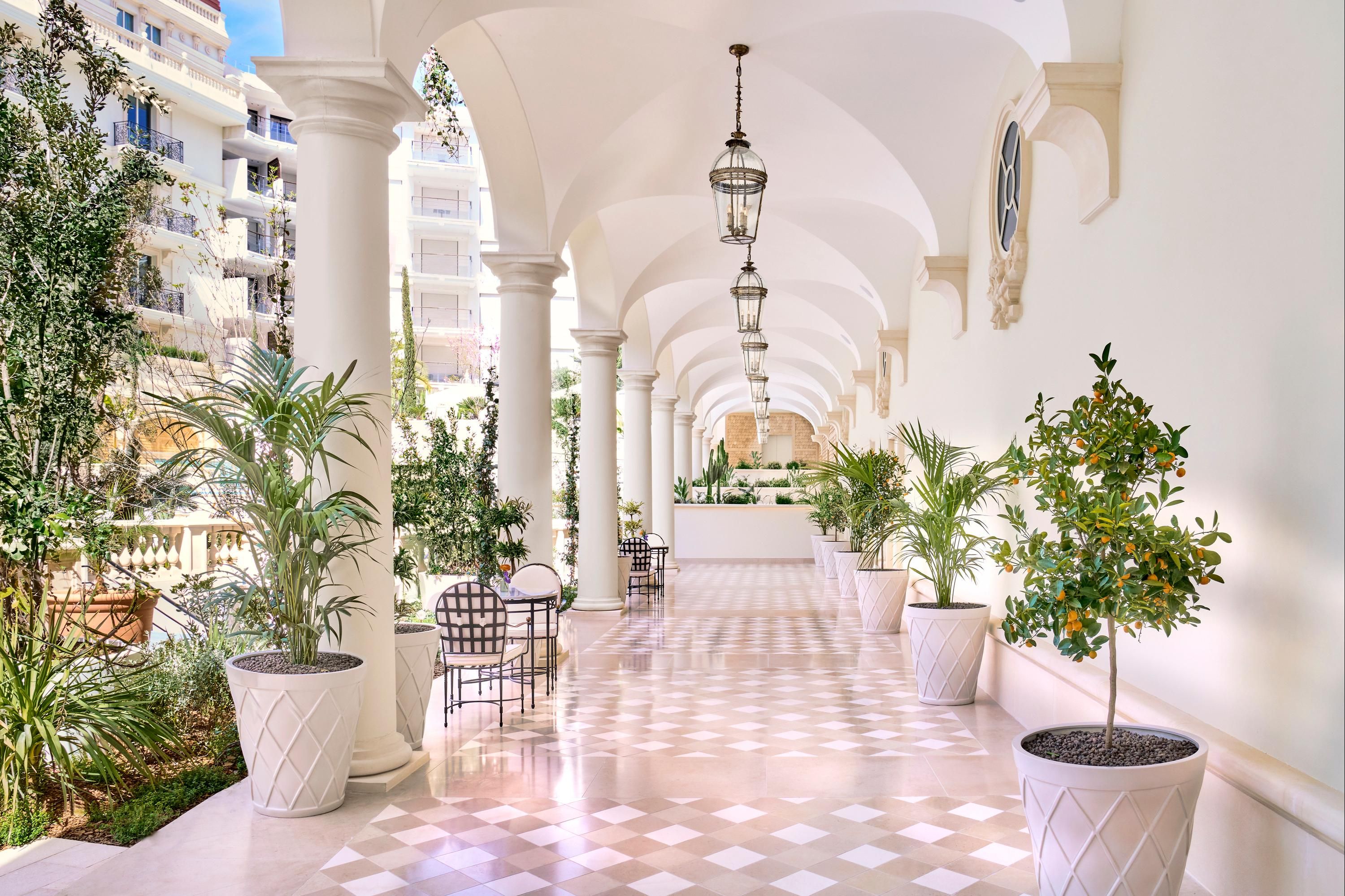 Banquet hall