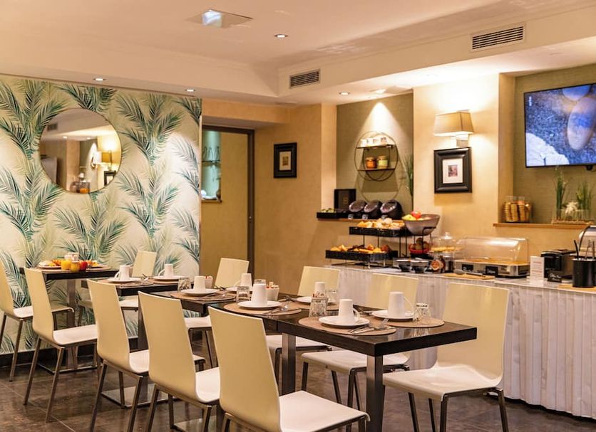Restaurant Photo