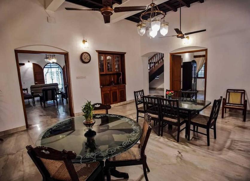 Dining room Photo