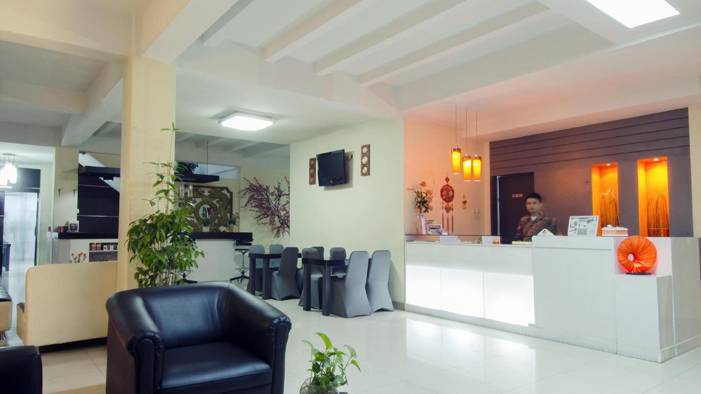 Boulevard Hotel