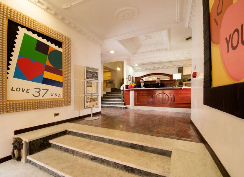 Front desk Photo
