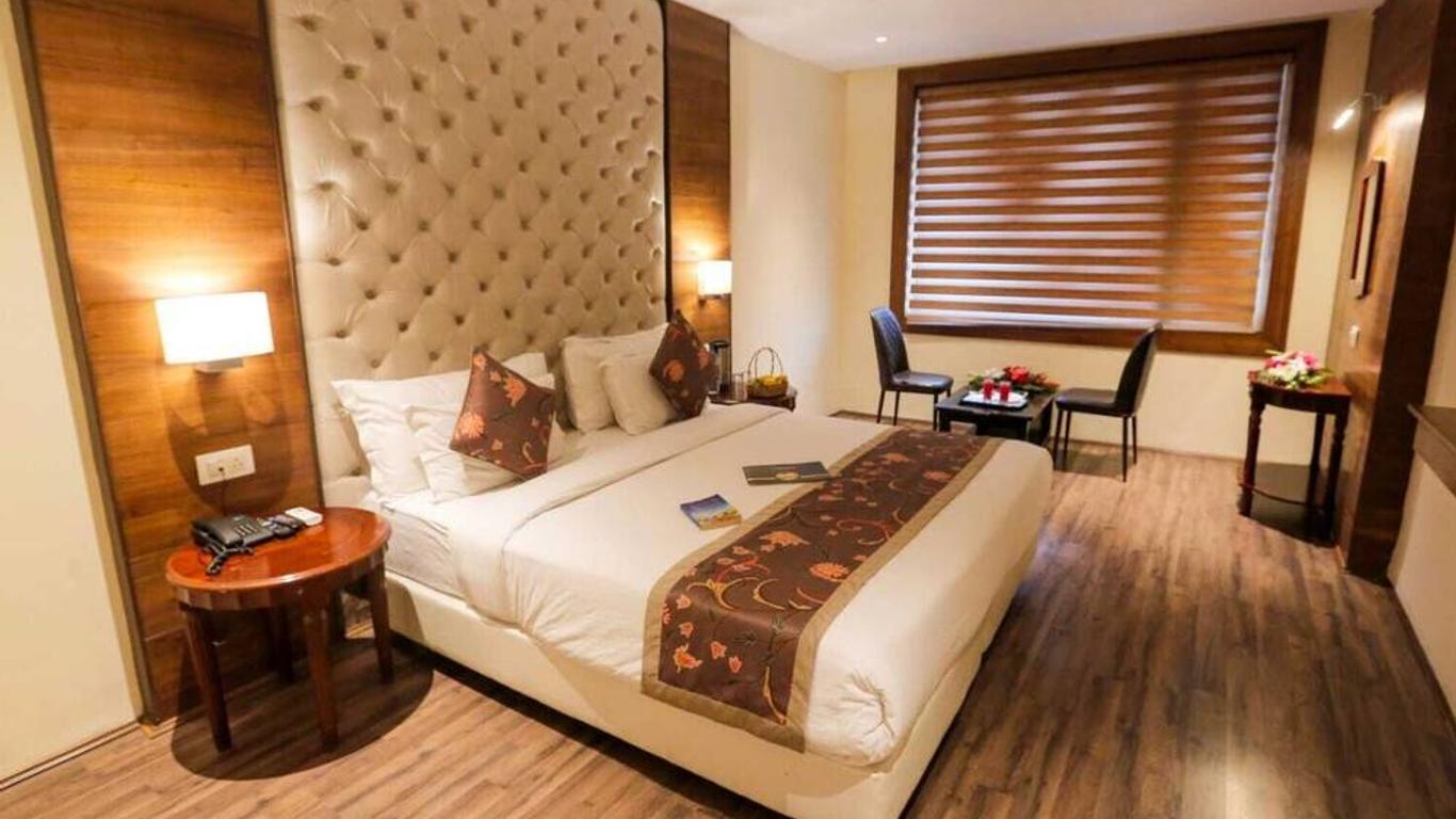Hotel The Residency