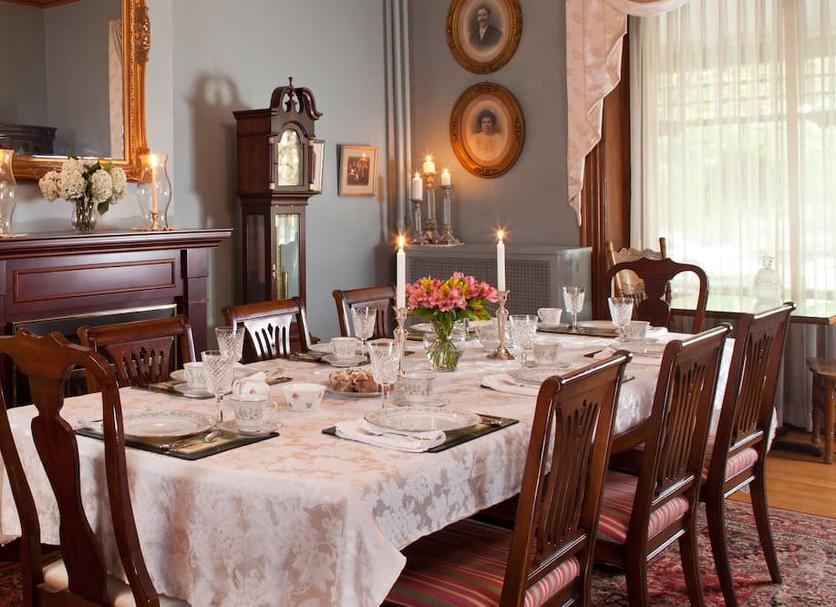 Dining room Photo