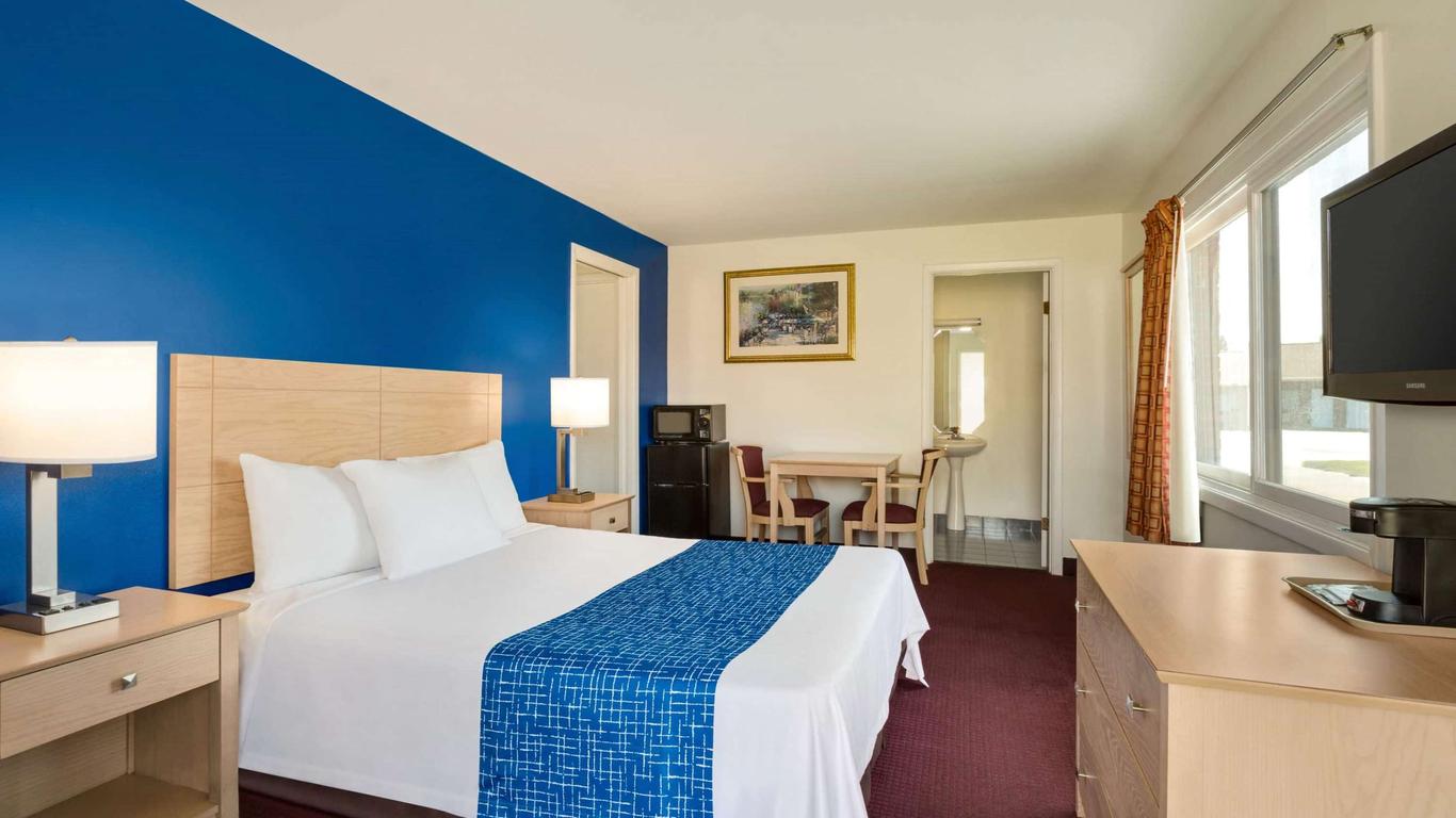 Travelodge by Wyndham Niagara Falls