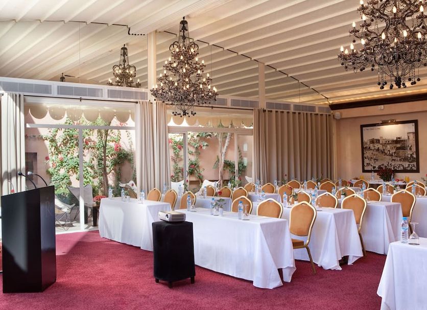 Banquet hall Photo