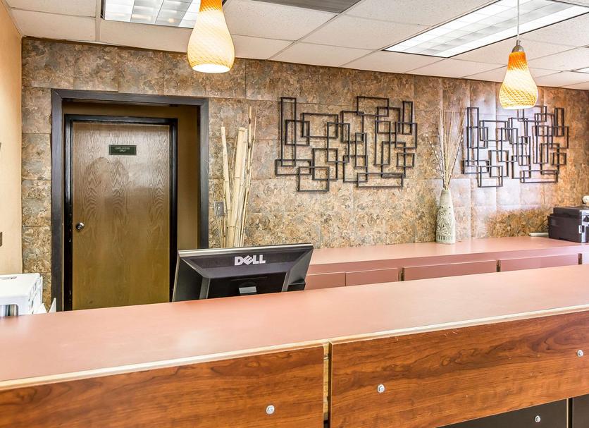 Front desk Photo