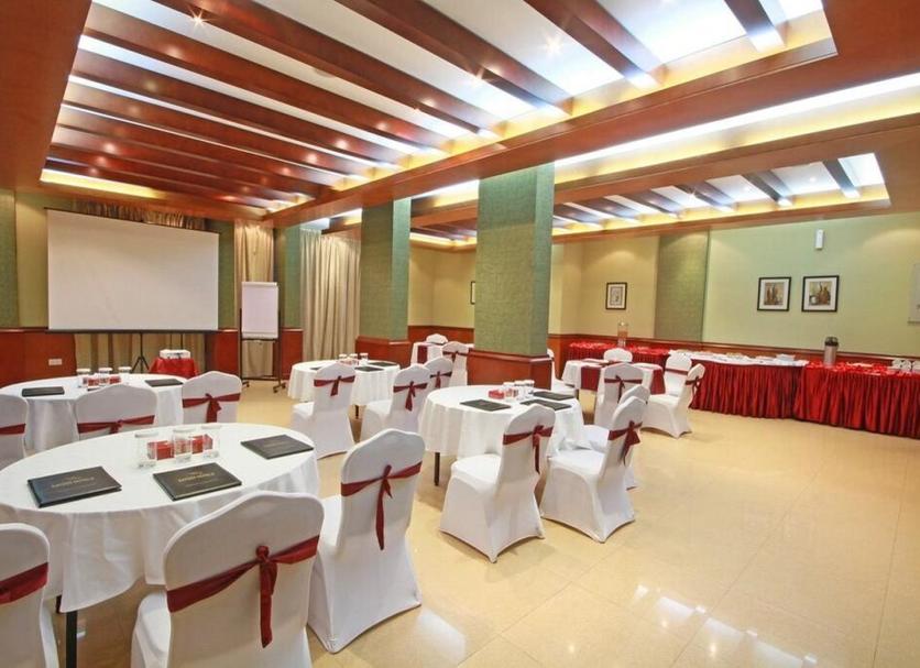 Banquet hall Photo