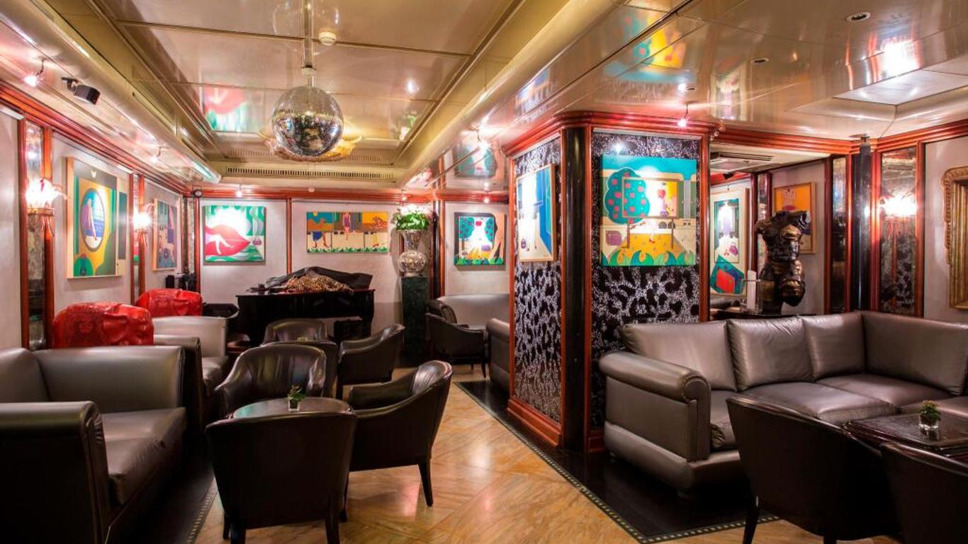 Corso 12, Room & Suites