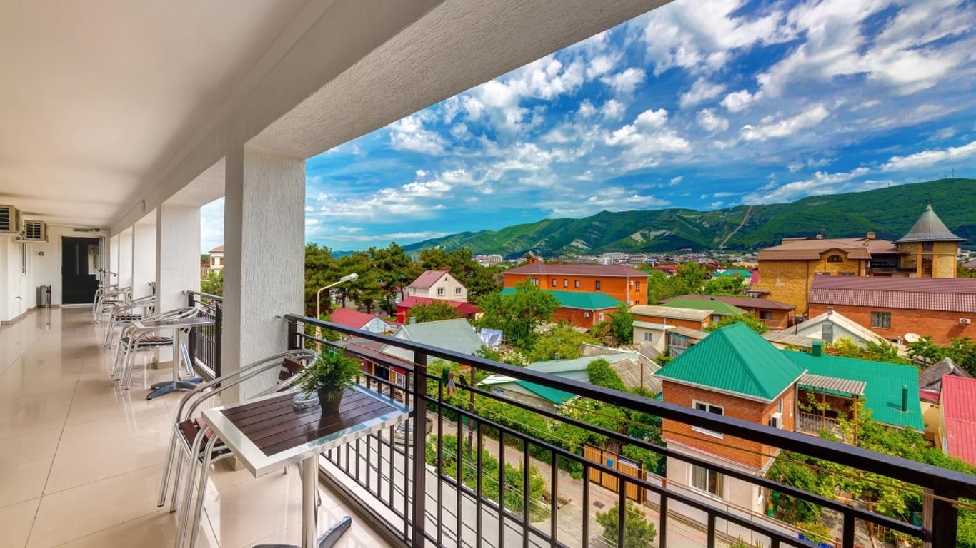 Azaria Hotel