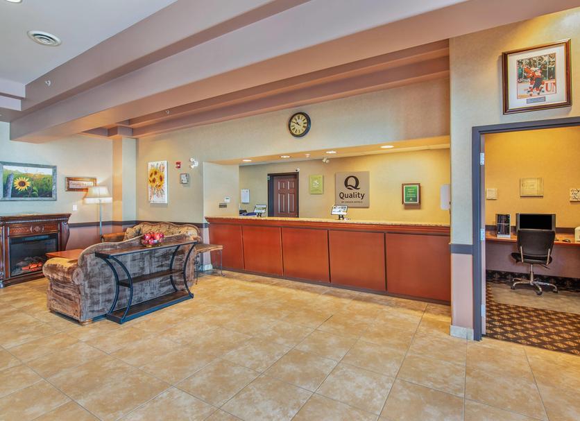 Front desk Photo