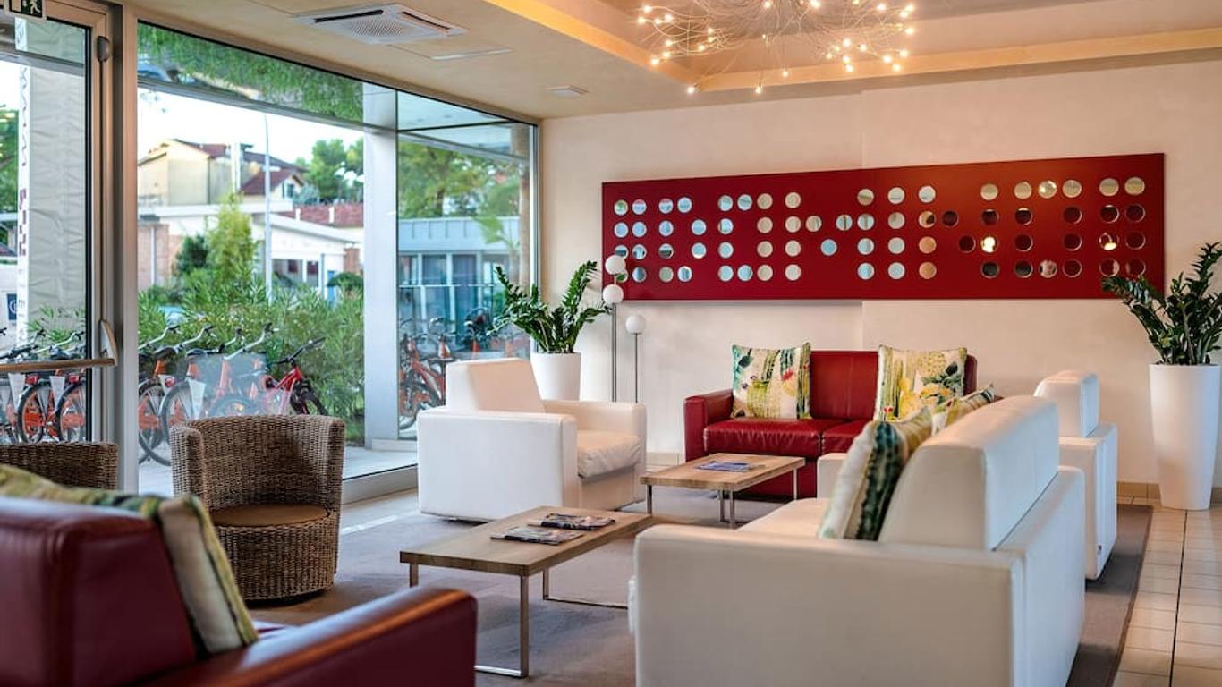 Domino Suite Hotel & Residence